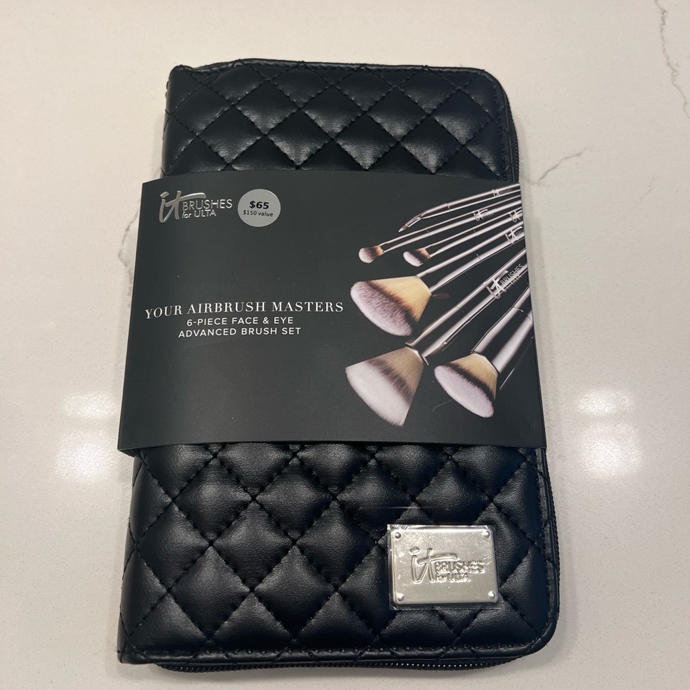 IT Cosmetics 6 piece face & eye advanced brush set